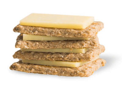 Wholegrain crackers and cheese